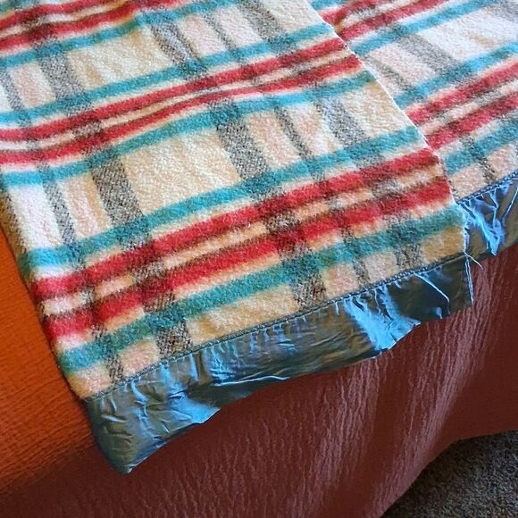 Plaid Multicolor Warm Full Size Bedding Blanket - Picture 7 of 7